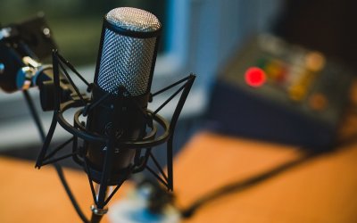 I 5 migliori podcast sull’attualità e sulla politica