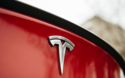 Tesla, 2021 anno da record con quasi un milione di auto consegnate