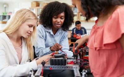 La general manager di IBM: “Donne, studiate le materie stem!”