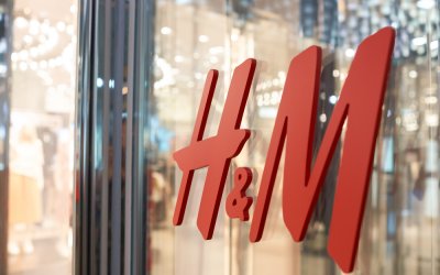 H&M nei guai con una class action, è accusata di greenwashing