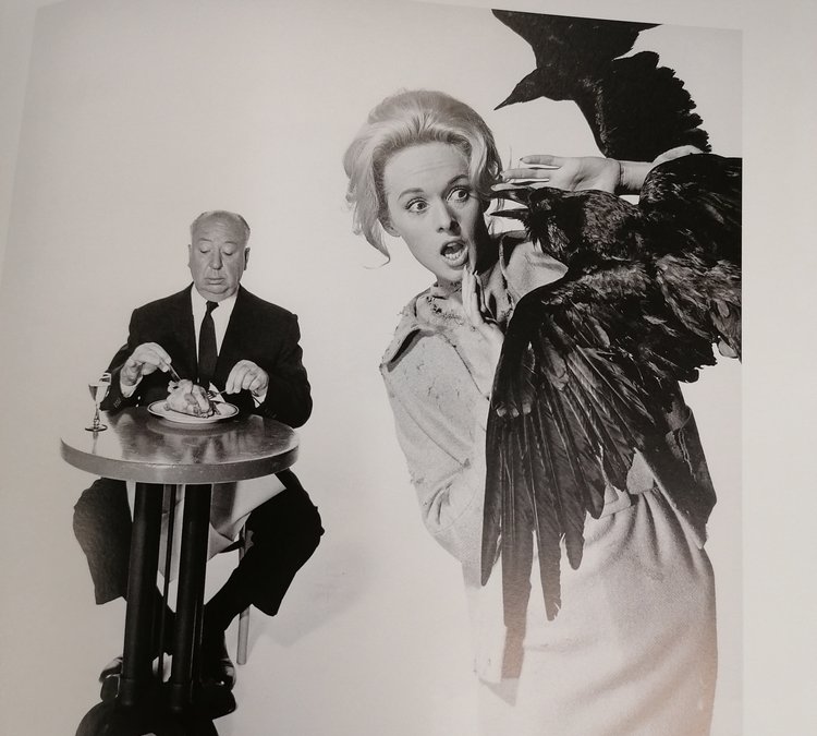 C’è tempo fino al 1° settembre per visitare la mostra su Philippe Halsman, il fotografo dei salti a mezz’aria
