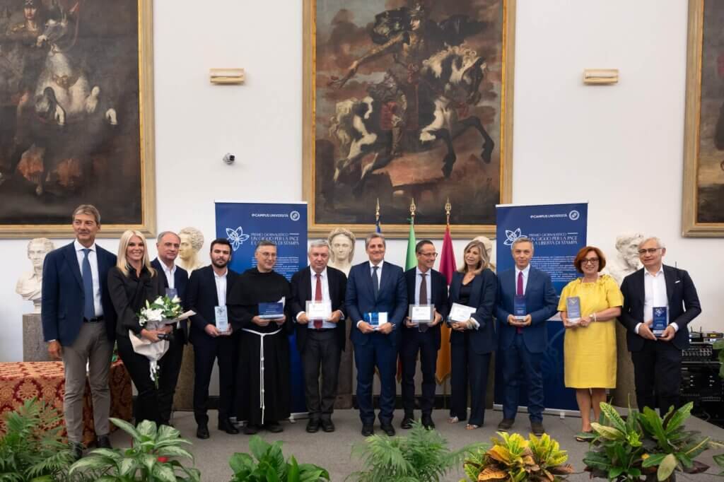 vincitori premio giornalistico un giglio per la pace e la libertà di stampa