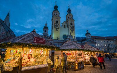 Ad Arezzo ed Empoli è già Natale. Le installazioni a tema allestite nelle città toscane attirano migliaia di turisti