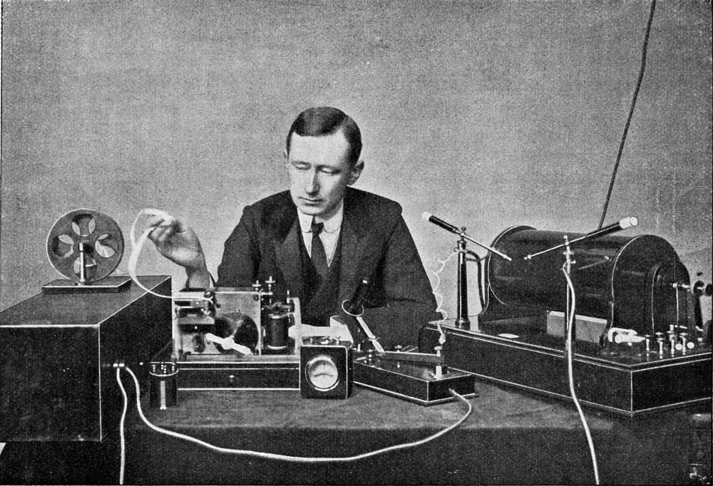 guglielmo marconi a cui è dedicata la mostra guglielmo marconi vedere l'invisibile dall'8 novembre al vive di roma