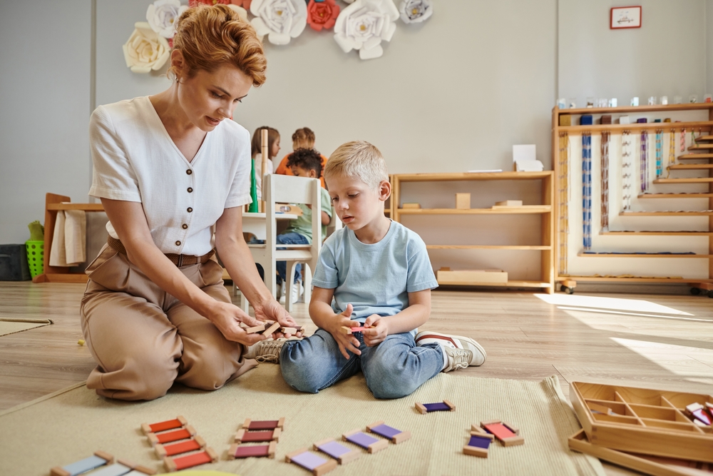 pedagoga con bambino