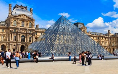 Degrado, troppi turisti, opere a rischio: la direttrice del Louvre lancia l’allarme