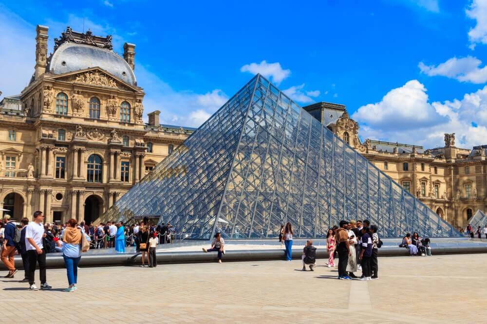 museo louvre parigi