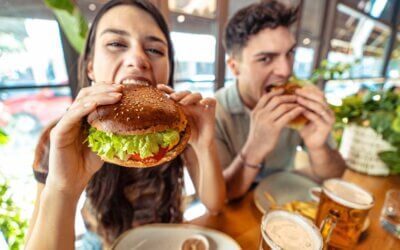 Cinque giorni di stravizi a tavola possono alterare l’attività cerebrale