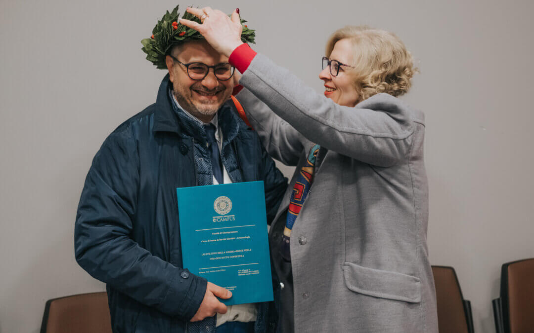 Francesco Fallarino, neolaureato in Criminologia, spiega: “Seppur a un’età inconsueta, sono riuscito a laurearmi; eCampus mi ha permesso di conciliare impegni e studio”