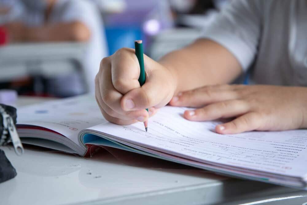 Scrittura a mano e lettura su carta, presentate due proposte legislative