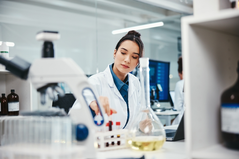 Come si diventa biologi e quanto si guadagna?
