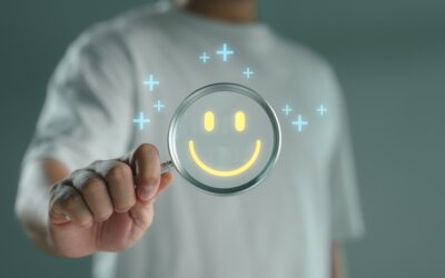 Sorridere per finta aiuta a ritrovare l’ottimismo
