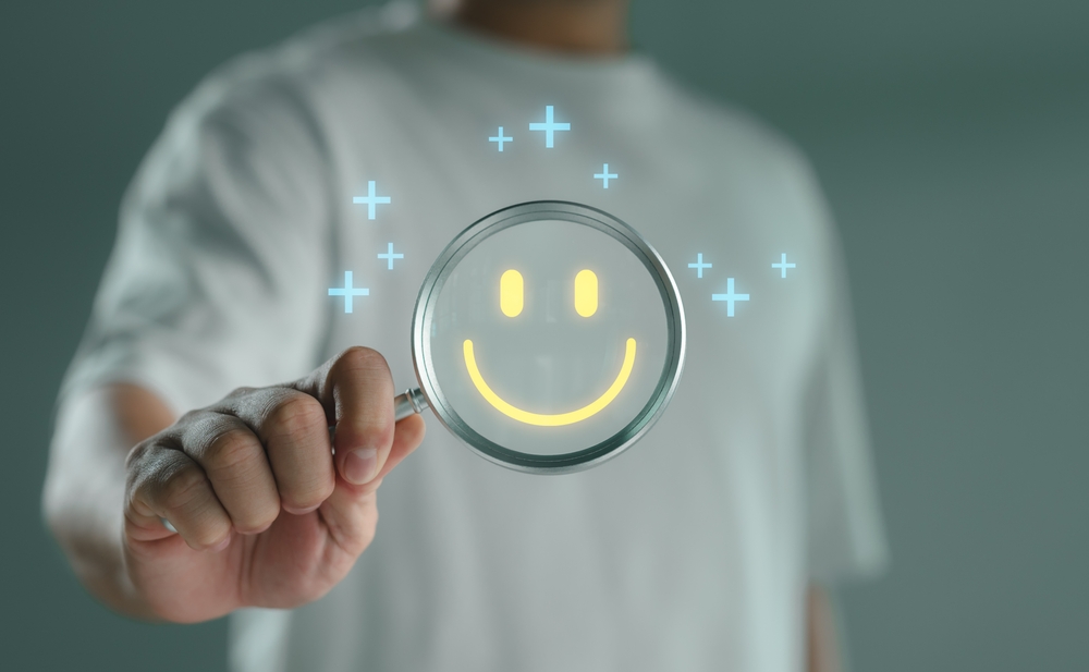Sorridere per finta aiuta a ritrovare l’ottimismo