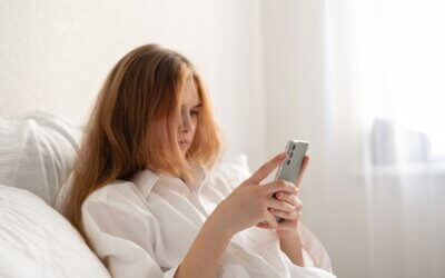Ansia e depressione giovanili in aumento: colpa dei social media