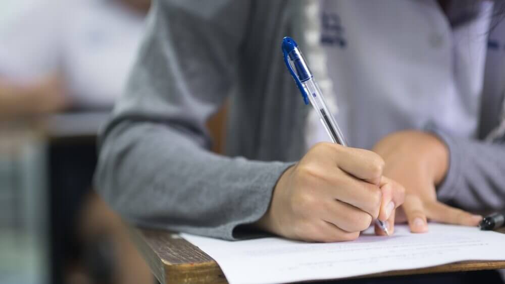 studente svolge esame di maturità 2026