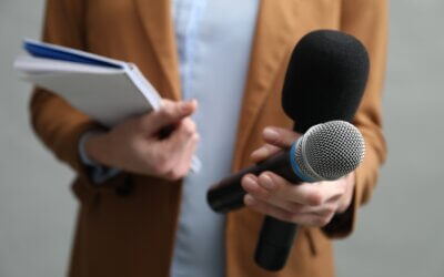 Vuoi fare il giornalista? Ecco come iniziare, quali master scegliere e cosa aspettarti