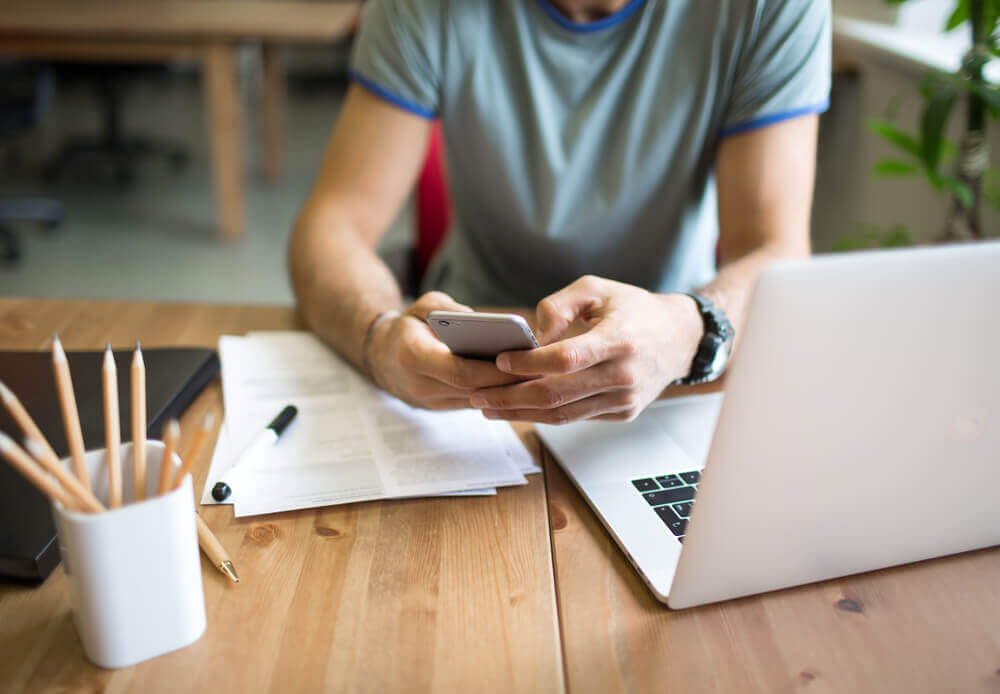 digital marketing specialist al lavoro