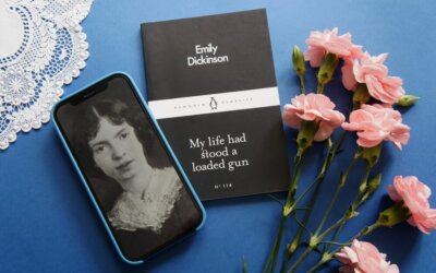 Emily Dickinson, la donna solitaria che cambiò la poesia
