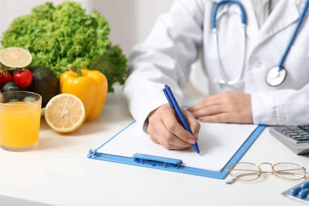 shutterstock_2609499599 nutrizionista con laurea magistrale scienze della nutrizione umana lm-61