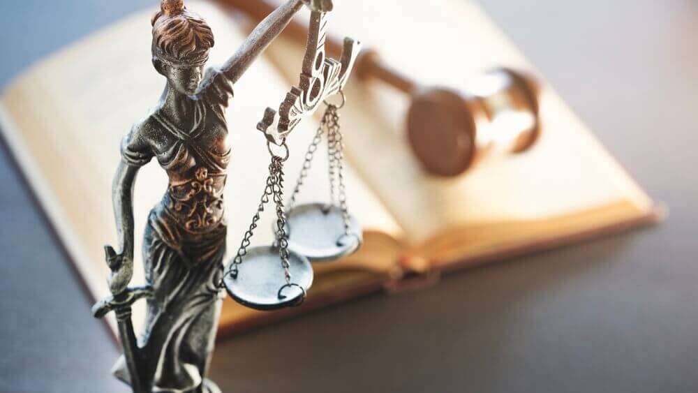 shutterstock_2616473643 rappresentazione del concetto di giustizia per rappresentare laurea triennale scienze penitenziarie