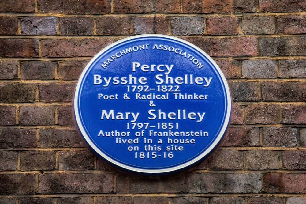 targa dedicata a mary shelley e percy bysshe shelley