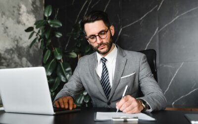 Come diventare Legal Specialist d’Impresa: Ruolo, Stipendi, Percorso di Studi