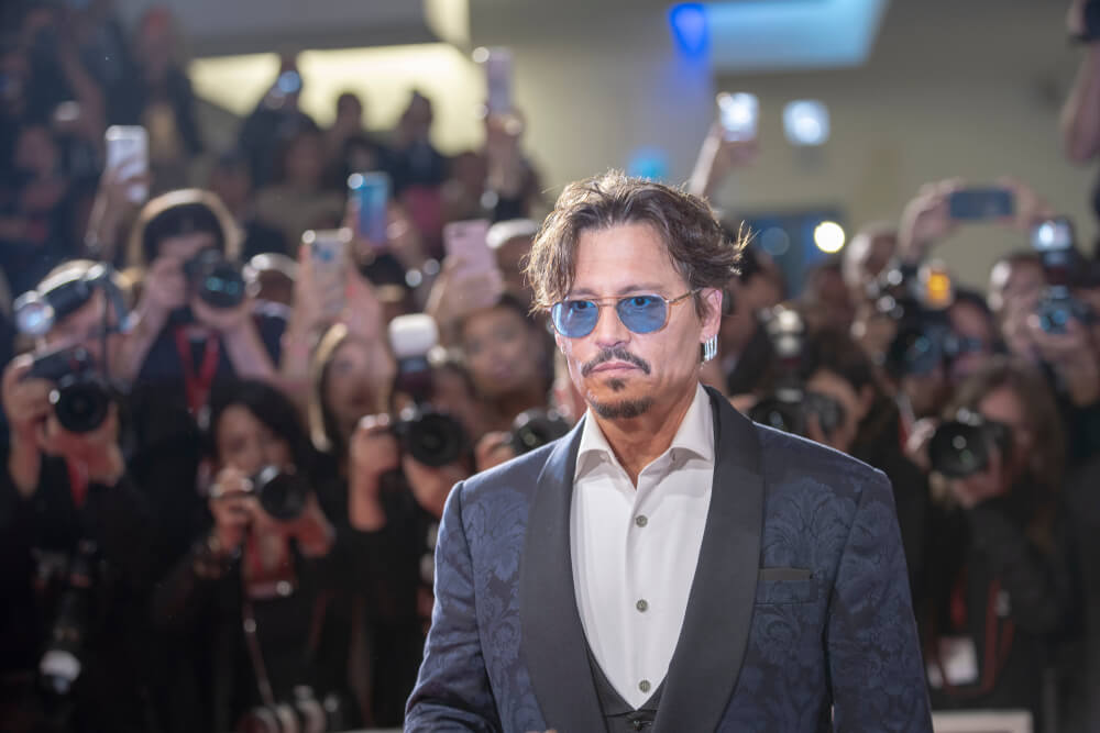 Il riscatto di Johnny Depp: il divo torna al cinema con Ebenezer