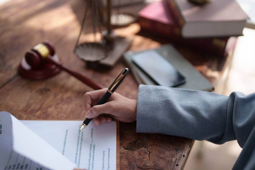 avvocato firma documento per rappresentare master diritto amministrativo